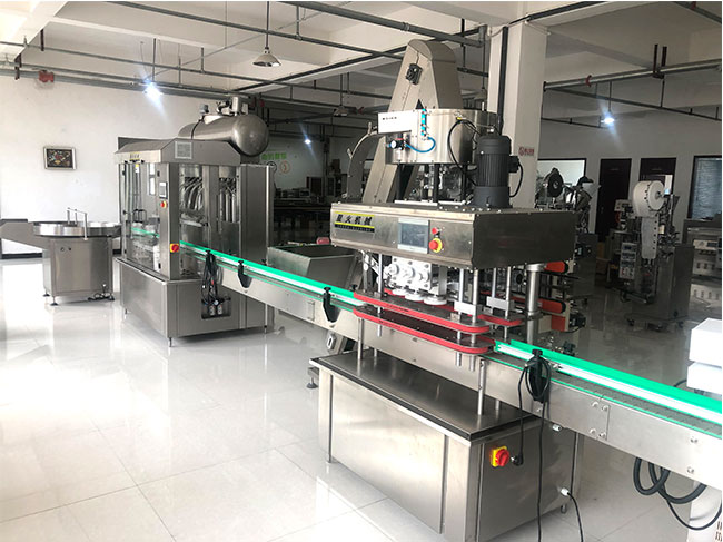 全自動粘稠膏體灌裝機設(shè)備展示