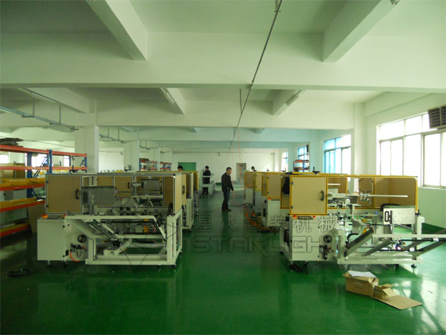 成型自動開箱機(jī)